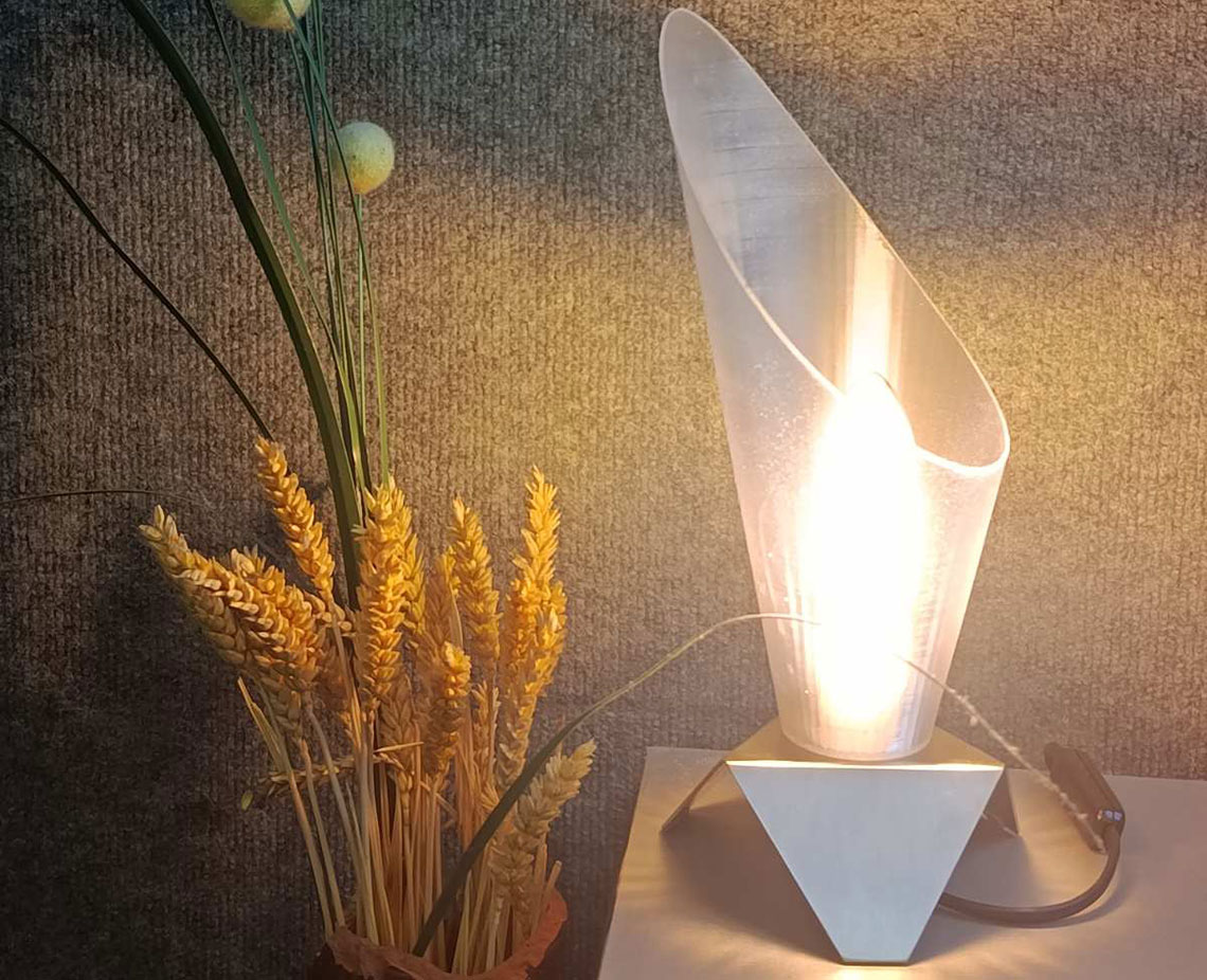 Nastolna lampa Т-013 za doma i ofisa